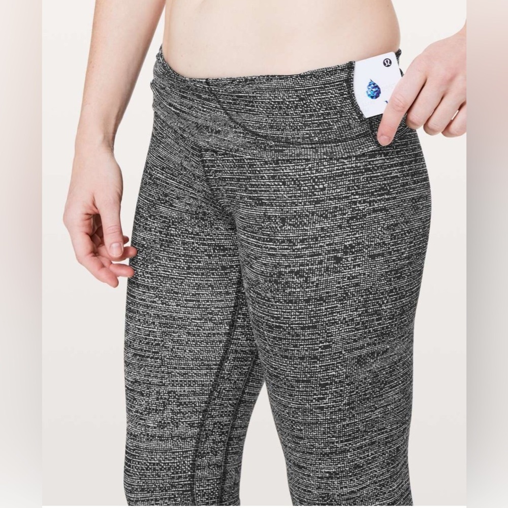 Lululemon Align Crop *21” in Twillines Ice Grey Black - Made With Nulu - Picture 4 of 10